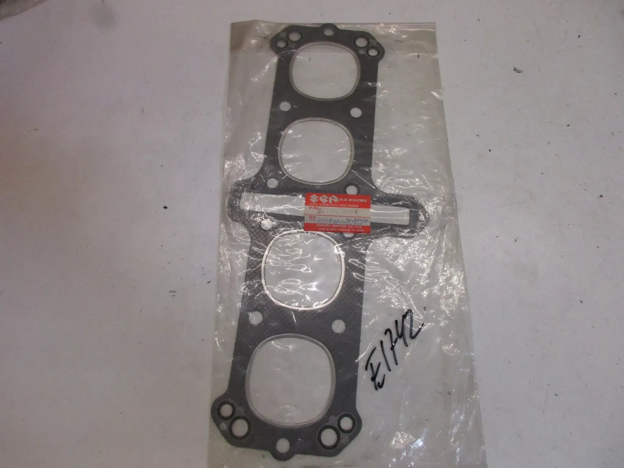 E1742. Suzuki GS 750 L Dichtung Motordichtung 11141-45401 Zylinderkopfdichtung - Bild 1