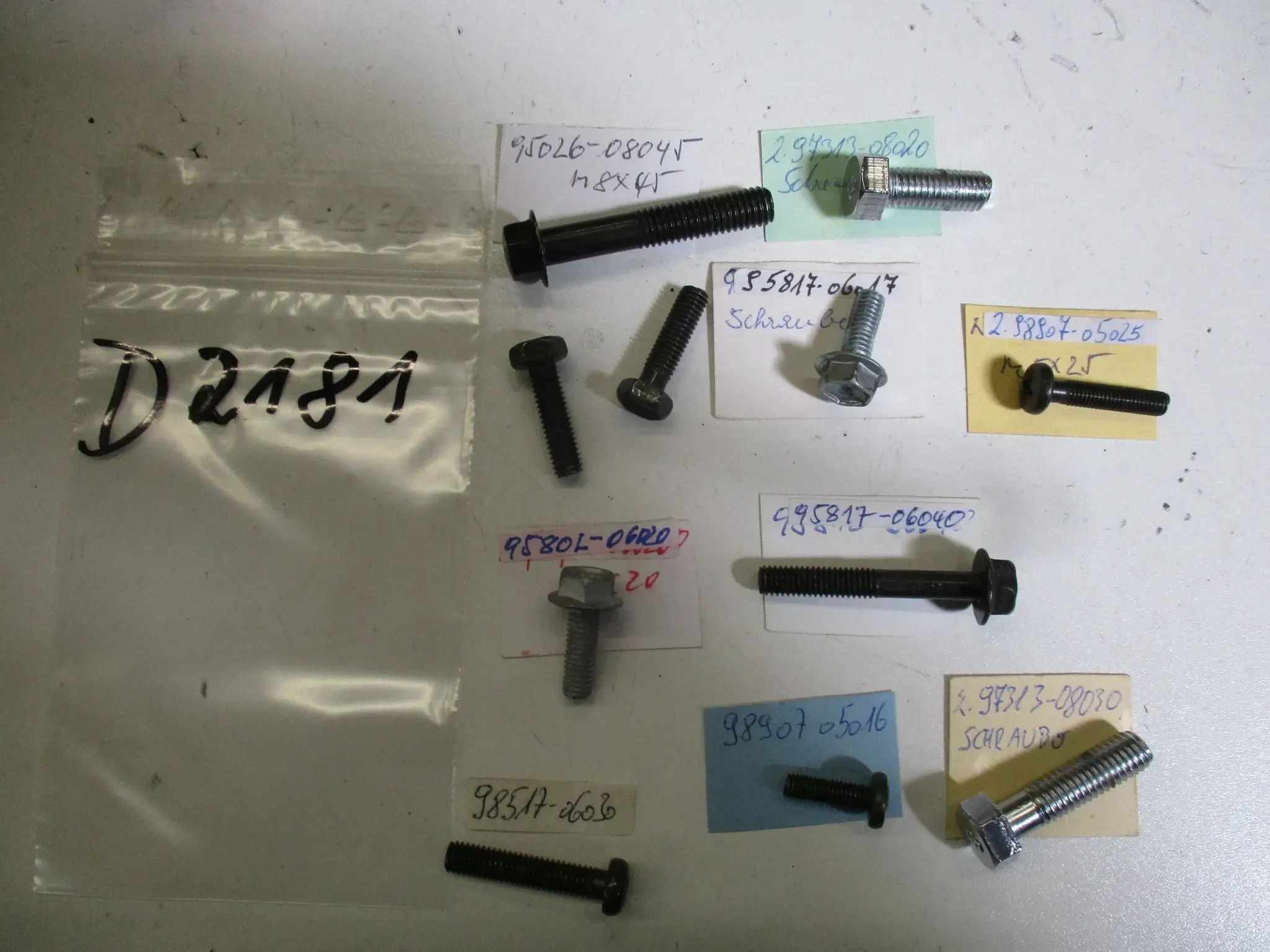 D2181 Yamaha DT_XT_SR_FZR_XJ Schrauben ET 95026-08045 Konvolut Verkleidung bolt - Bild 1