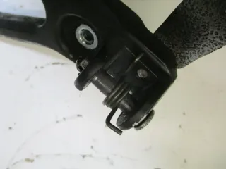 1. Yamaha YZF-R6 RJ095 Fußrastenhalter vorne links für Fußraste foot rest front left - Bild 5