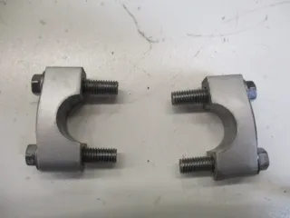 3. Kawasaki ZR-7 S ZR750F Lenkerklemme Klemmbock Lenker Niederhalter klemmbrücke - Bild 2