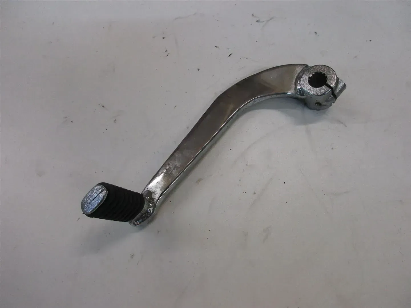 SUZUKI GSX 1100 G GV74A BREMSPEDAL UNTEN HEBEL BREMSE BRAKE PEDAL - Bild 1