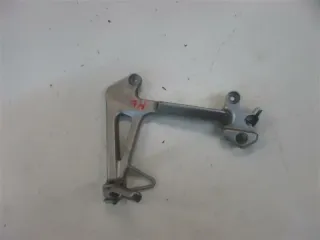 1. HONDA VFR 800 RC46 FUßRASTENHALTER HINTEN LINKS MIT FUSSRASTE SOZIUSRASTE - Bild 2
