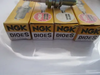 R1854 NGK D10ES Moto Guzzi 1000 Zündkerzen Ø 12 mm Motor - Bild 2