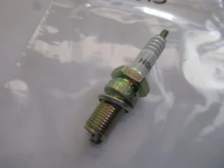 R1849 NGK D8EV BMW Kawasaki Zündkerzen Ø 12 mm Motor - Bild 5
