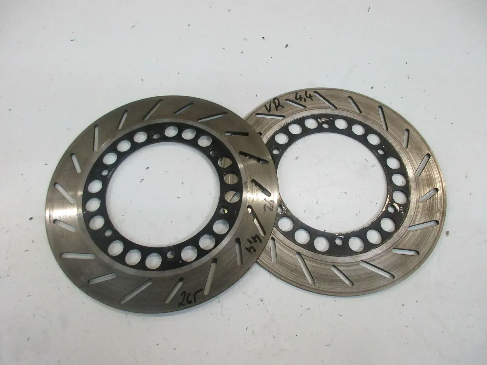 Yamaha FZ 600 2HW Bremsscheibe vorne rechts links Scheibenbremse 4,40 mm - Bild 1