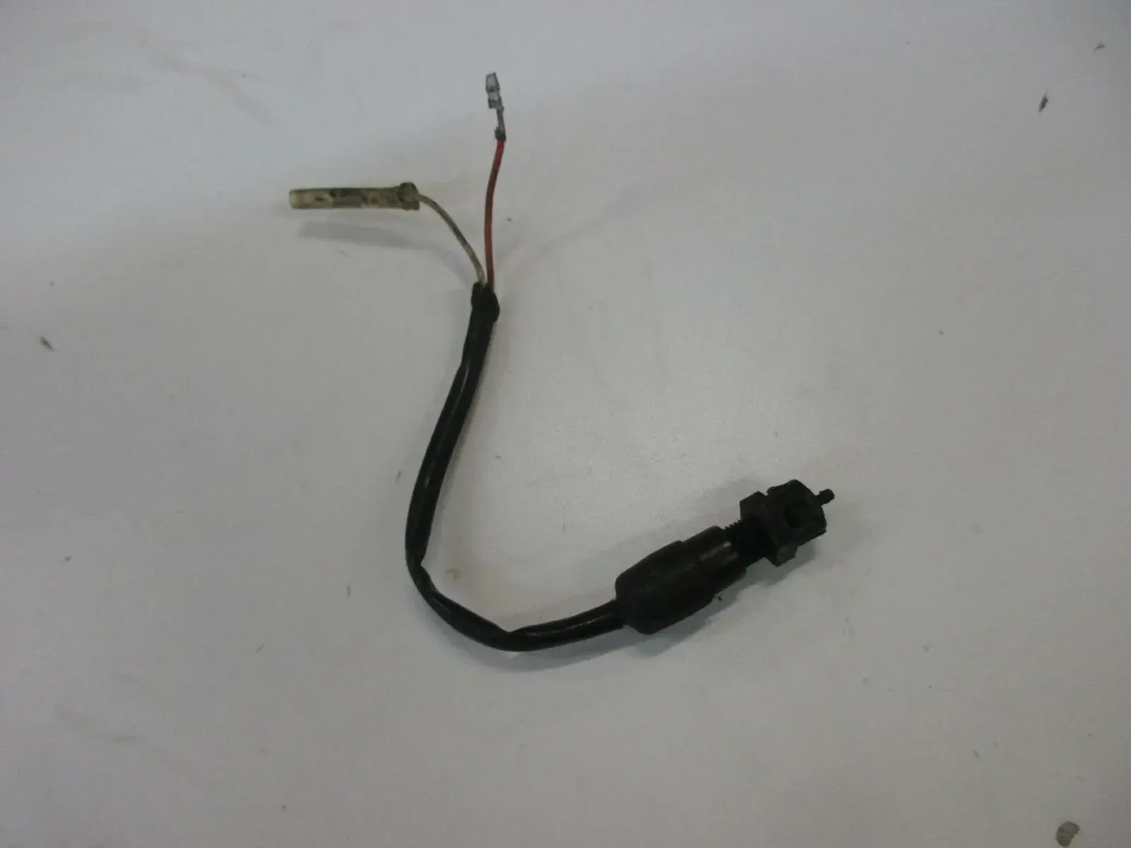 O1. Suzuki GS 550 M KATANA Bremslichtschalter o.Feder hinten Schalter Bremslicht - Bild 1