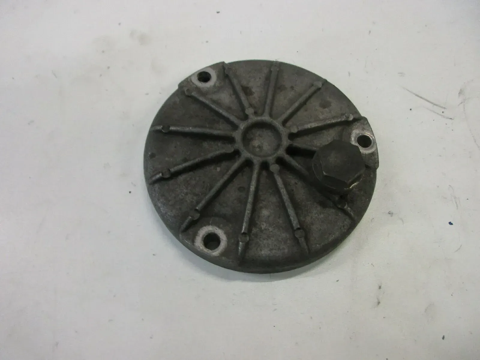 O1. Suzuki GS 650 G Katana Ölfilterdeckel Motor Motordeckel Ölpumpe Ölfilter - Bild 1