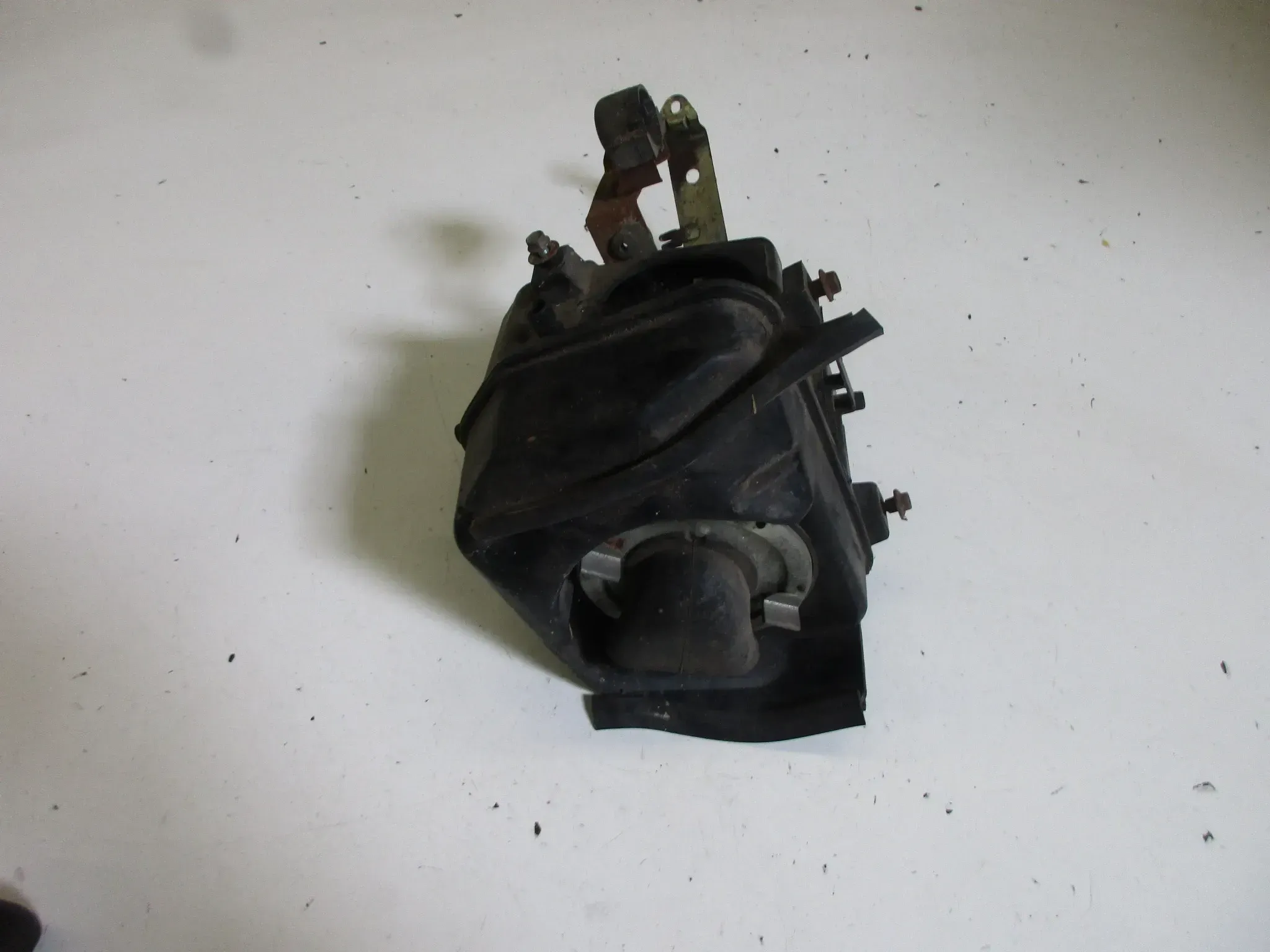 1. Honda FT 500 PC07 Luftfilterkasten Batteriehalter Vergaser Air box Luftfilter - Bild 1