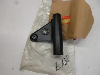 E138. Suzuki GS 450 Scheinwerferhalter Lampenhalter 51530-44100-291 rechts Träger - Bild 2