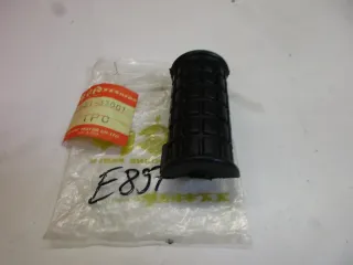 E897. Suzuki GT 380 Ersatzpedal Fußraste 43551-33001 vorne rechts Pedal Fussraste - Bild 2