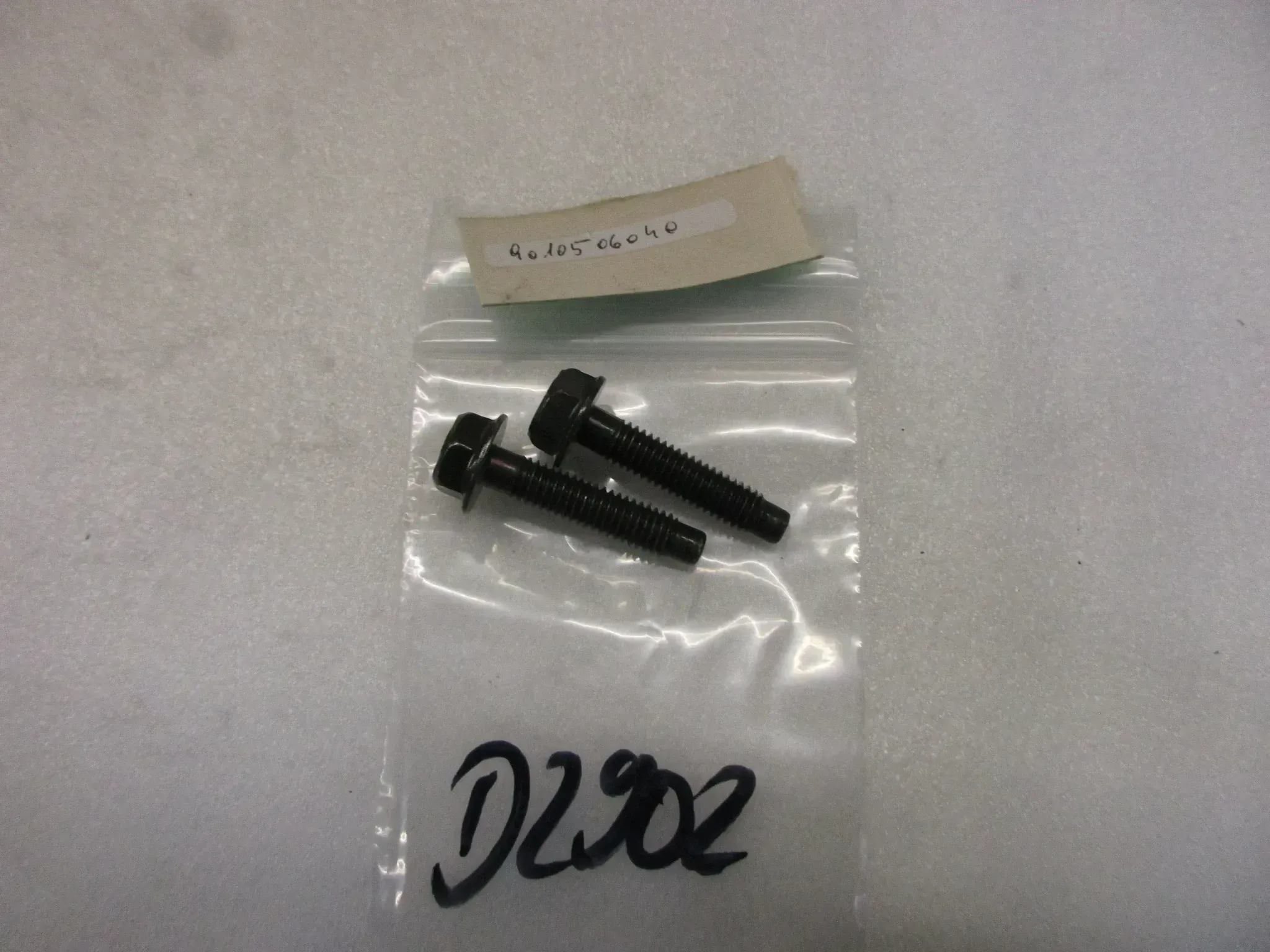 D2902 Yamaha YZF-R6 FZ 6 S Schrauben Kühler Bolzen 90105-06040 - Bild 1