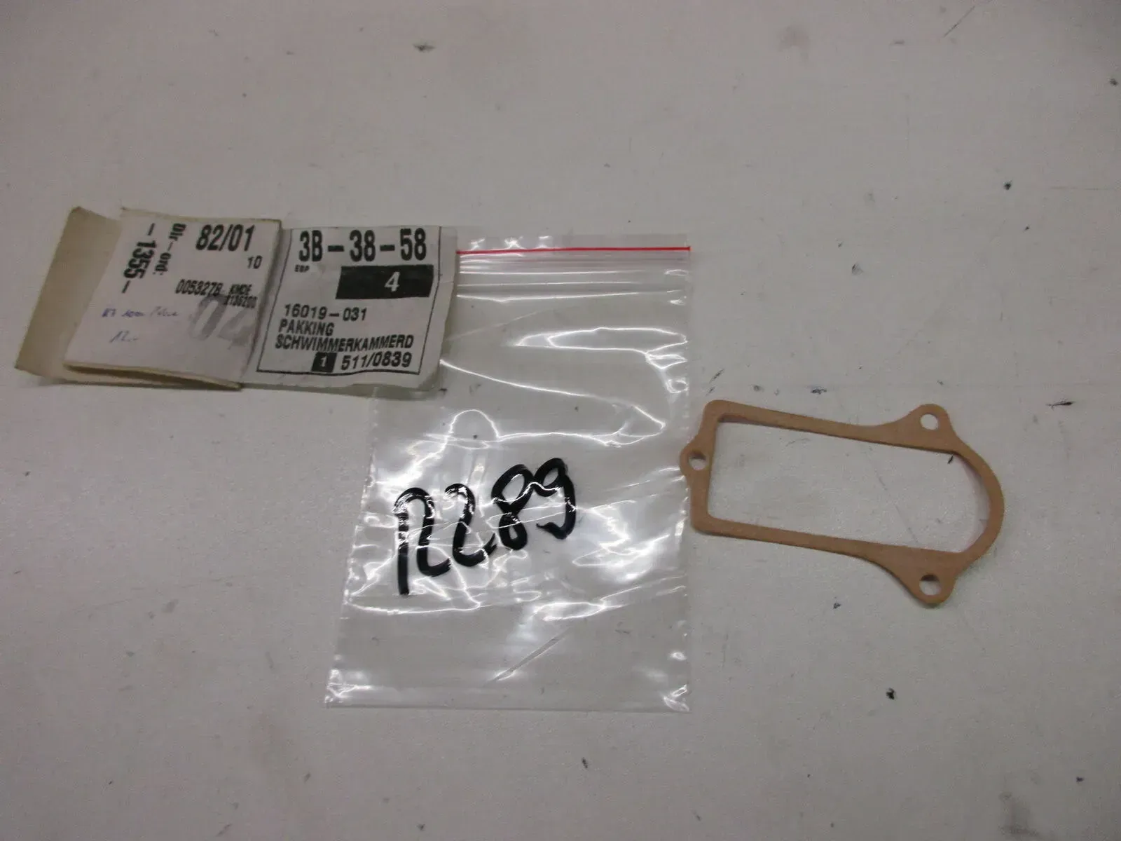 R289. Kawasaki KZ 650_900_1000 Dichtung Vergaser Schwimmer Motor 16019-031 - Bild 1