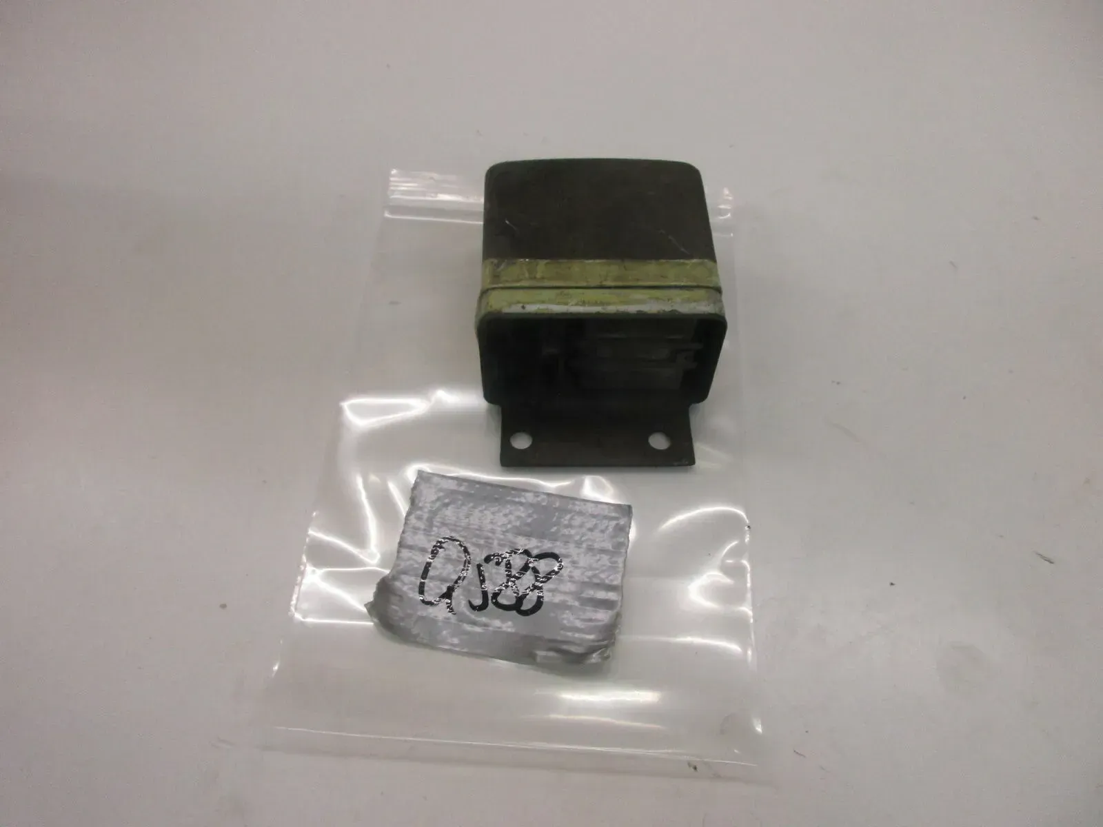 Q588. Mercedes Benz 350 SLC W107 C107 Regler Geber Lichtmaschine Bosch 019060101 - Bild 1