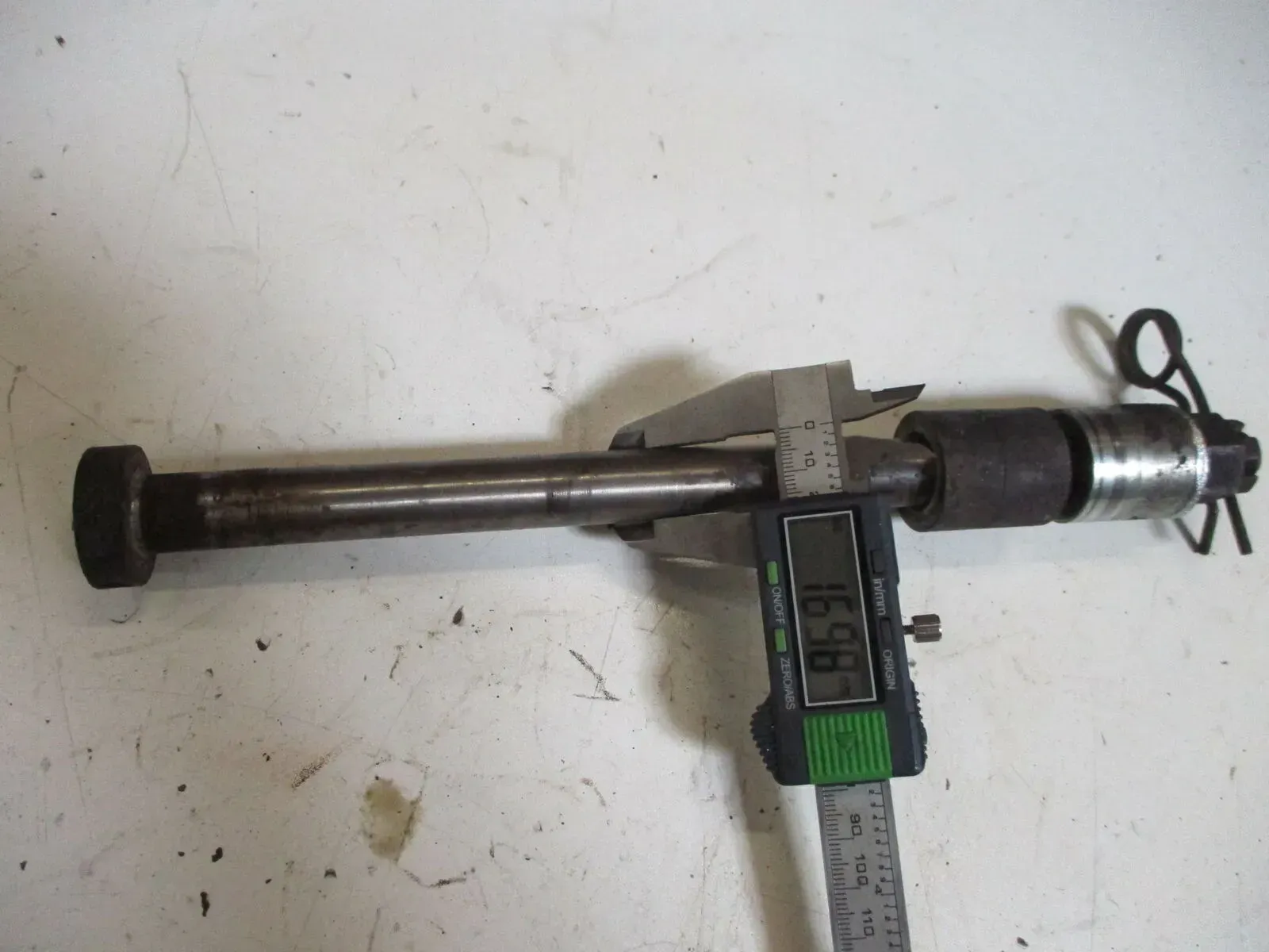 Honda CB 250 G CJ_T Bj.76 Steckache 17 mm Achse hinten axle rear Felge hinten - Bild 1