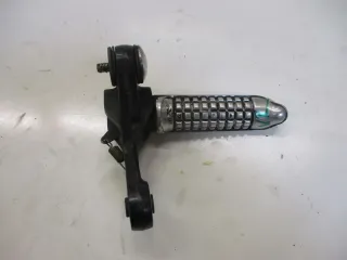 Fußraste Fußrastenhalter 6. Suzuki GSX 600 F GN 72 Fußrastenbrücke vorne rechts - Bild 1