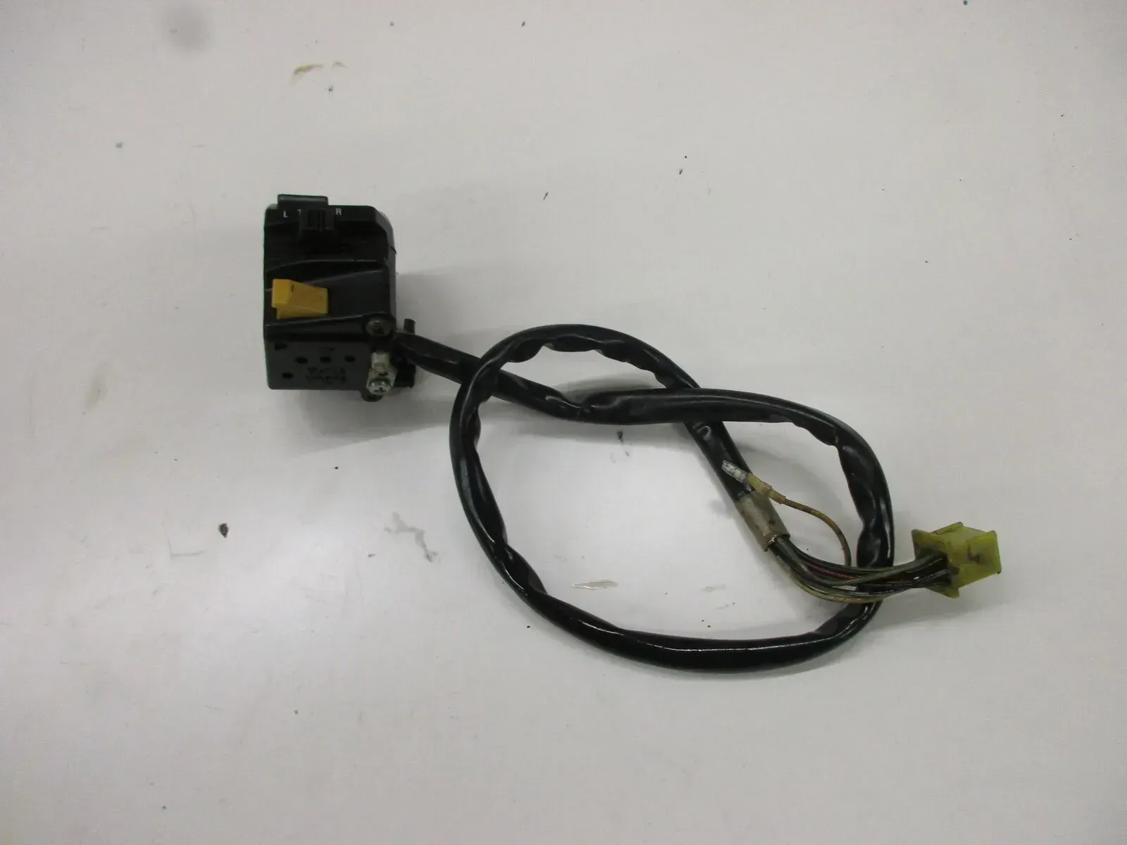 Lenkerschalter links (2) Lenker 2. Suzuki GSX 600 F GN 72 B Lenkarmatur switch - Bild 1