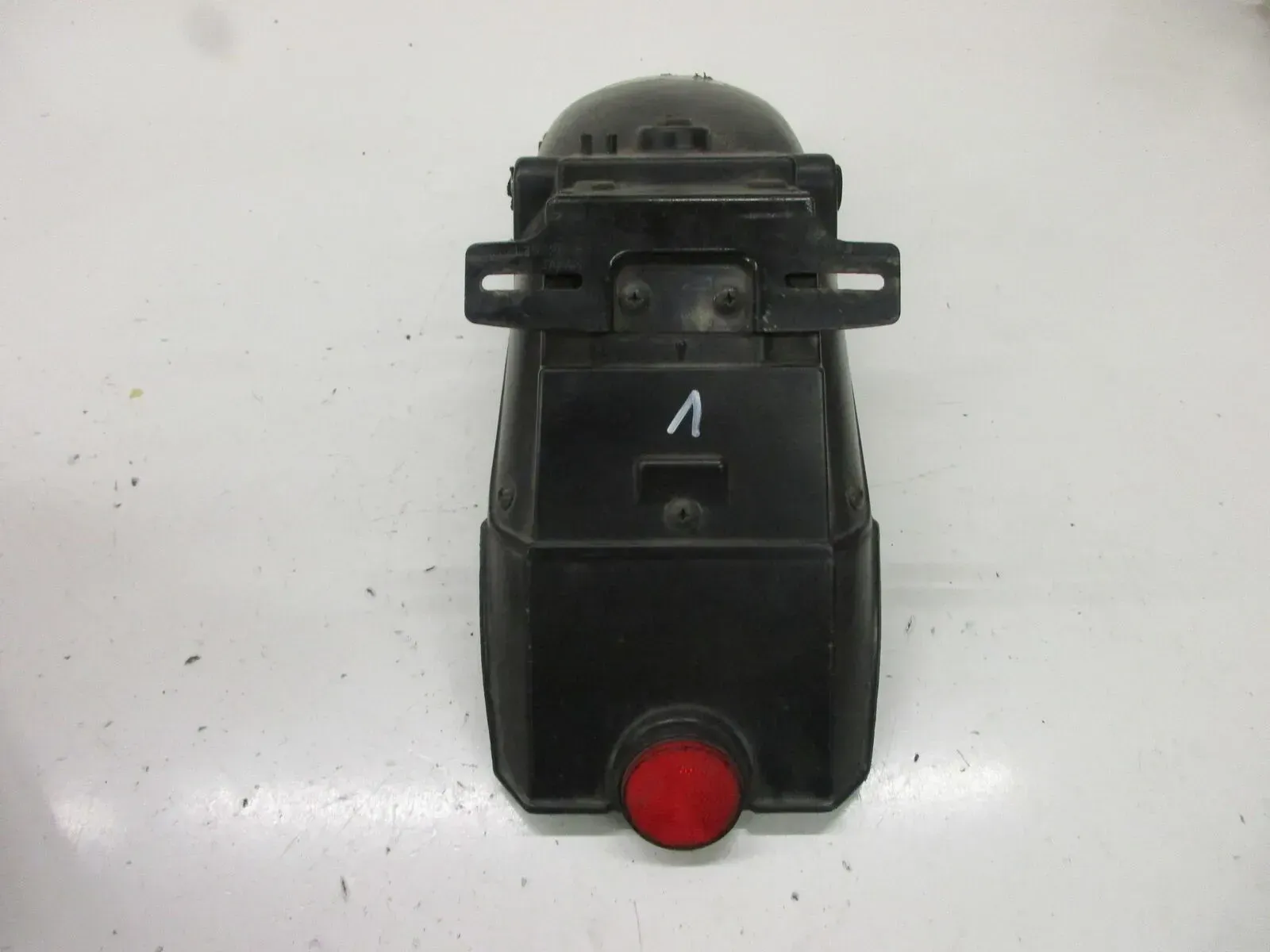 2. Suzuki GSX 550 ES_EF GN 71 D Fender hinten (1) Verkleidung Spritzschutz - Bild 1