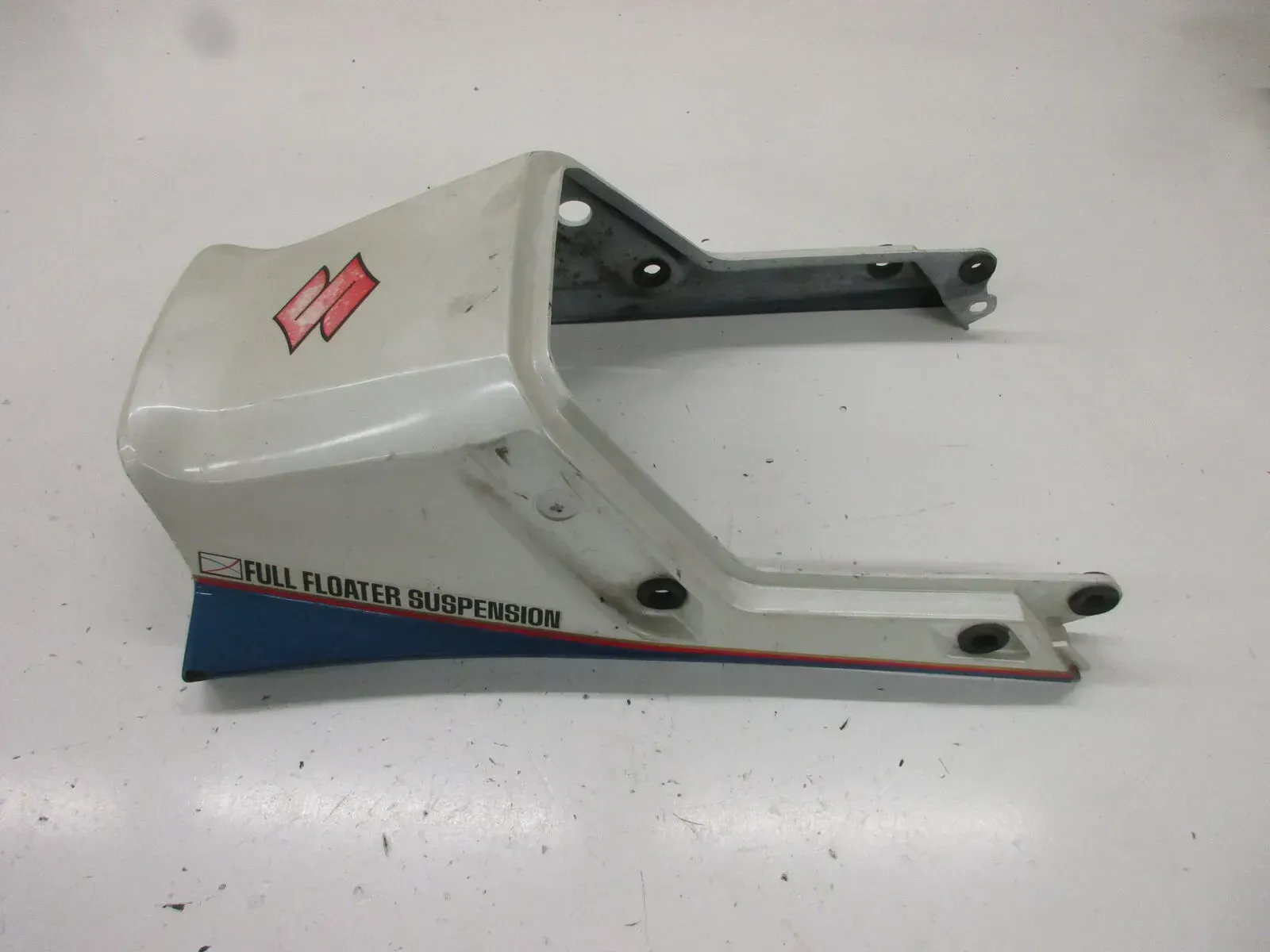 2. Suzuki GSX 550 ES_EF GN 71 D Heckverkleidung Bürzel Sitzbank Verkleidung - Bild 1