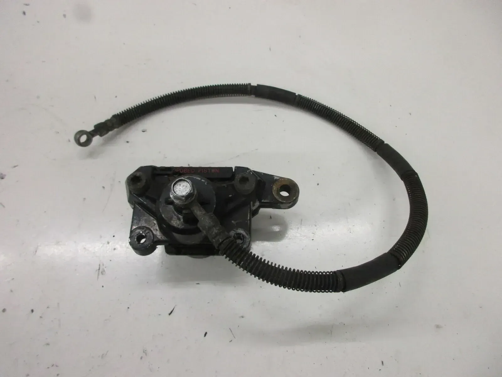 2. Suzuki GSX 550 ES_EF GN 71 D Bremssattel hinten Bremszange Bremskolben - Bild 1