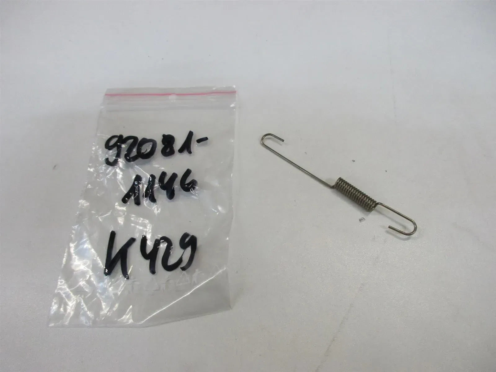 K429 Kawasaki EL 250 B GPZ 750 Feder Bremslichtschalter hinten spring 92081-1146 - Bild 1