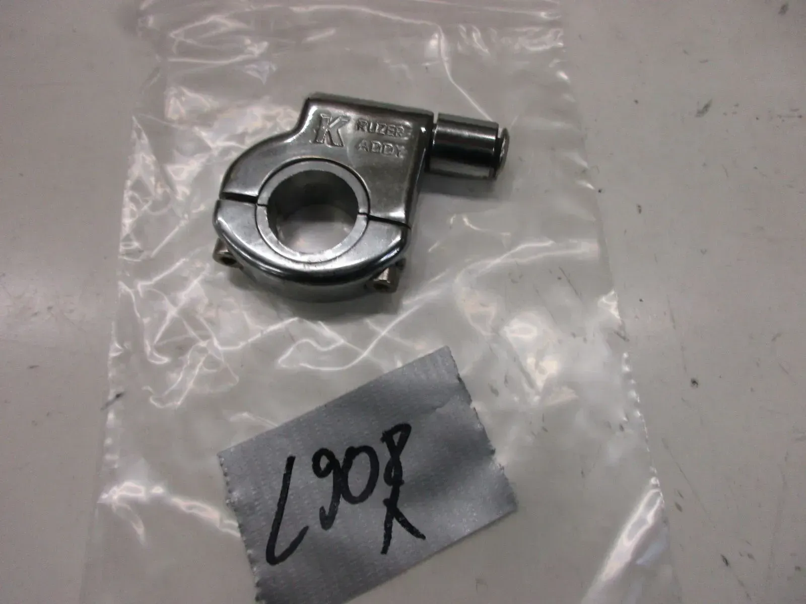 L908. Harley Davidson Lenker Aufnahme Klammer Zoll Lenkerhalter Kruzer Kaddy - Bild 1
