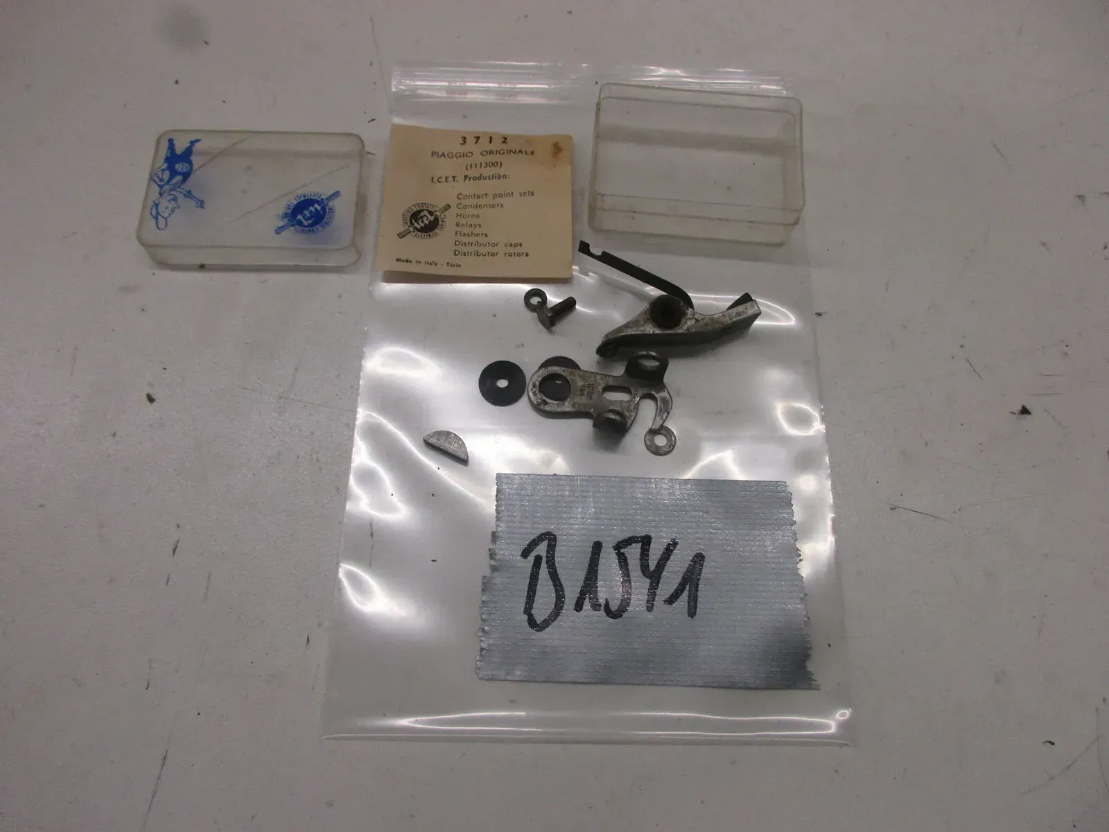 B1541 Piaggio Zündkontakt Unterbrecher 3712 Zündung Zündgeber - Bild 1