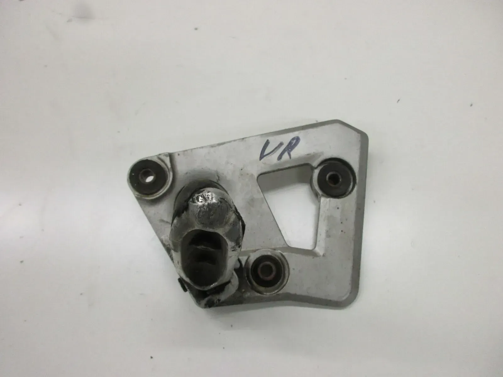 Fußraste vorne rechts Suzuki GSX 750 F GR 78 A Fußrastenhalter Fußrastenbrücke - Bild 1