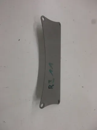 Halter Blende Yamaha YZF-R6 RJ 11_15 Aufnahme Heckverkleidung Rahmen Heck oben - Bild 1