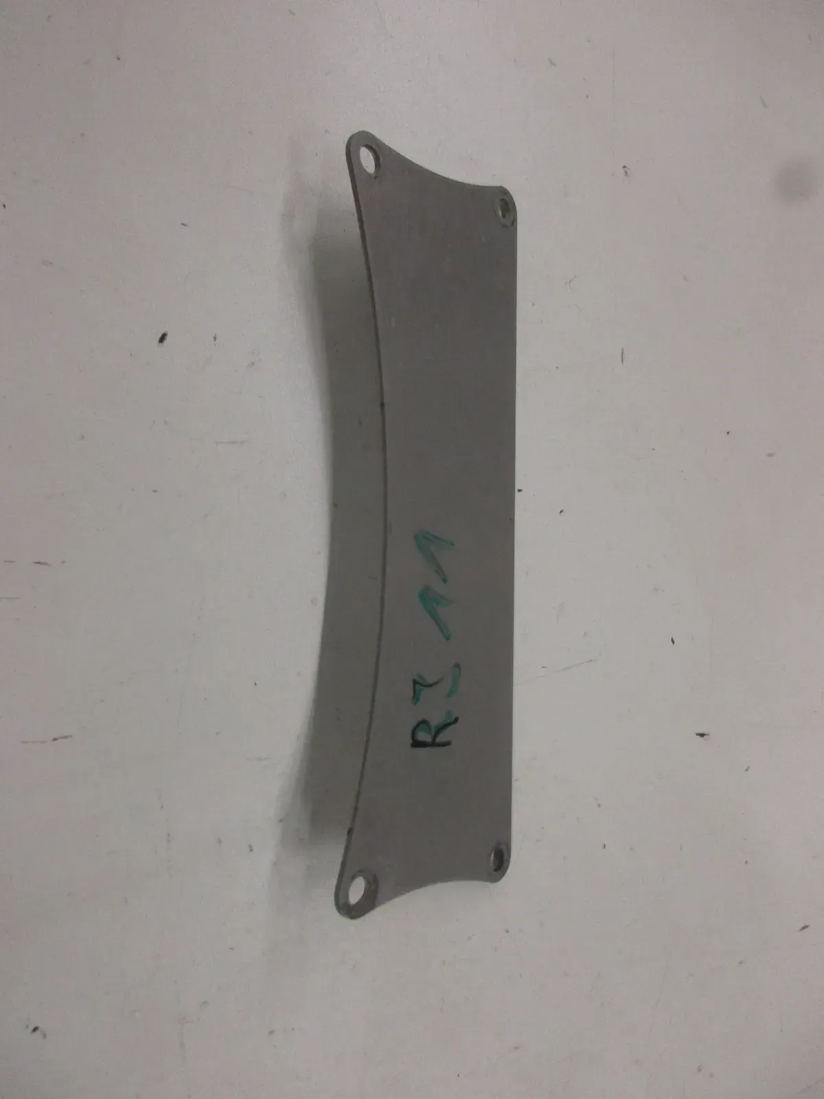 Halter Blende Yamaha YZF-R6 RJ 11_15 Aufnahme Heckverkleidung Rahmen Heck oben - Bild 1