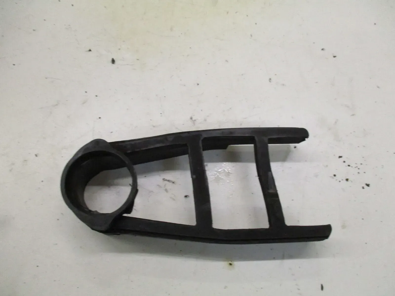 Kettenschleifer Kettenschutz Kette 8. Suzuki GSX 600 F GN72B Schwinge Verkleidun - Bild 1