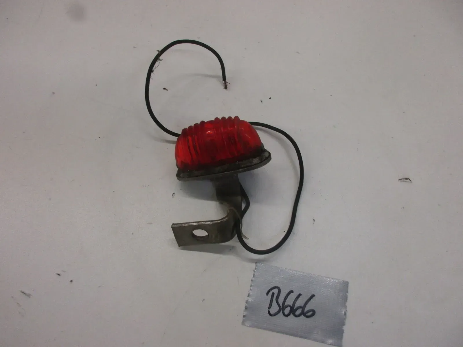 B666 Hella Blinker Blinkleuchte K12642 Seitenblinker Traktor Schlepper Oldtimer - Bild 1