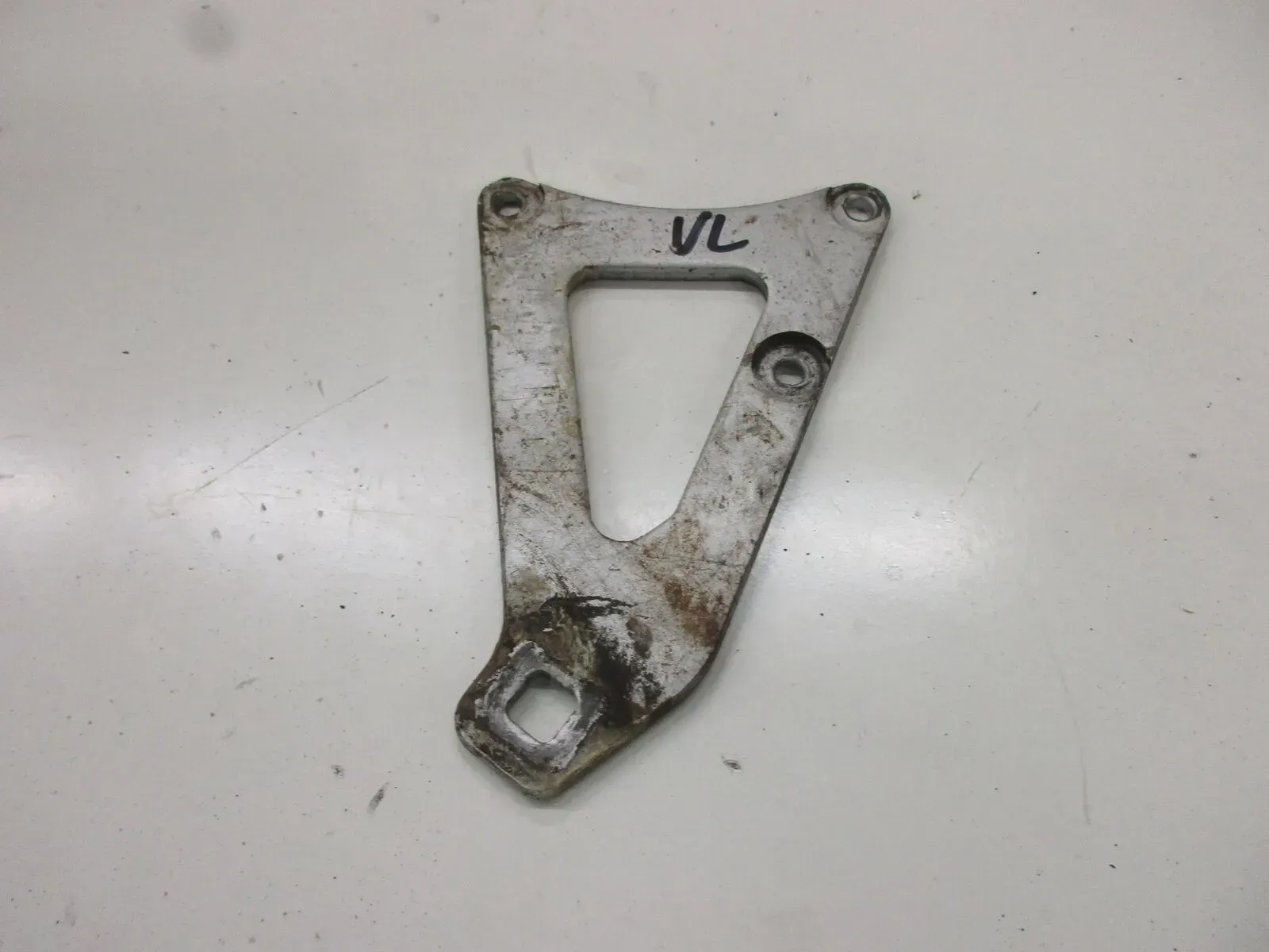 Fußrastenhalter Fußrastenbrücke Suzuki RG 80 Gamma NC 11 A Fussraste vorne links - Bild 1