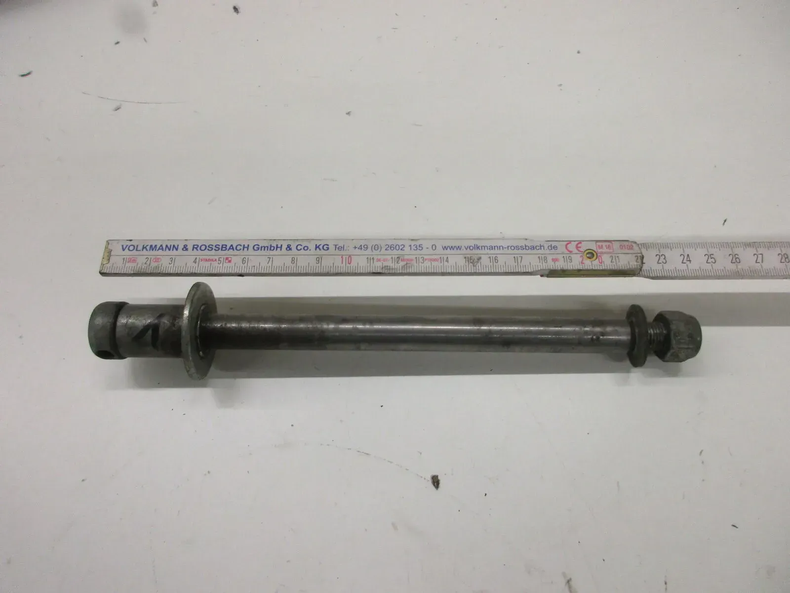 Suzuki GS 550 M Katana Steckachse vorne (1) Achse 15 mm Vorderrad Felge axle - Bild 1