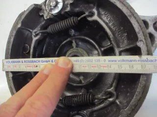 1. Kawasaki EN 500 EN500A Bremstrommel Bremsankerplatte hinten Bremsbelag 180 mm - Bild 3
