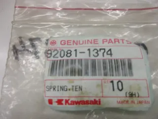 C424. Kawasaki ZR 750 KZ 650_750 Feder Motor Nockenwelle spring 92081-1374 - Bild 3