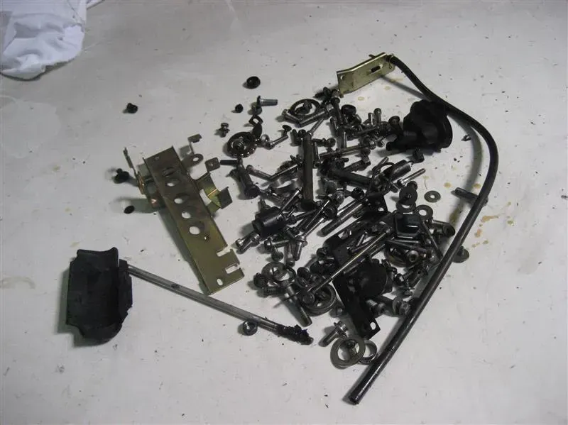 Schrauben Kleinteile Yamaha FZS 600 Fazer RJ02 Schraubensatz Konvolut Halter - Bild 1