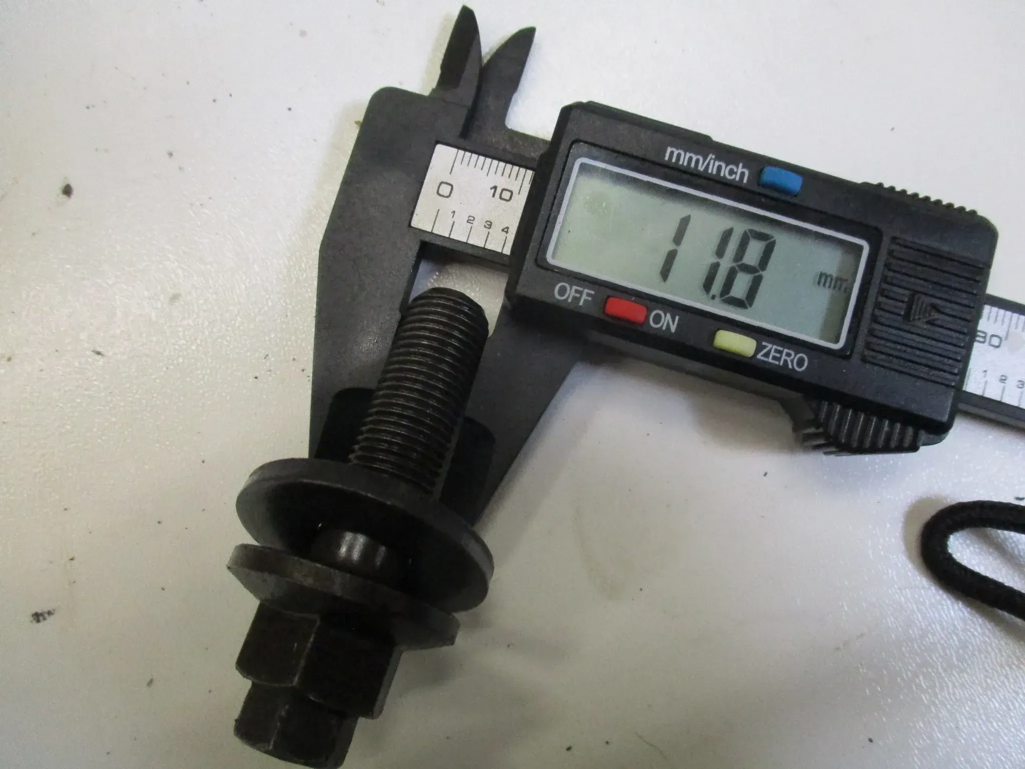 4. Honda Gl 1100 DX Goldwing Polradschraube M12x60 mm Lichtmaschine - Bild 1