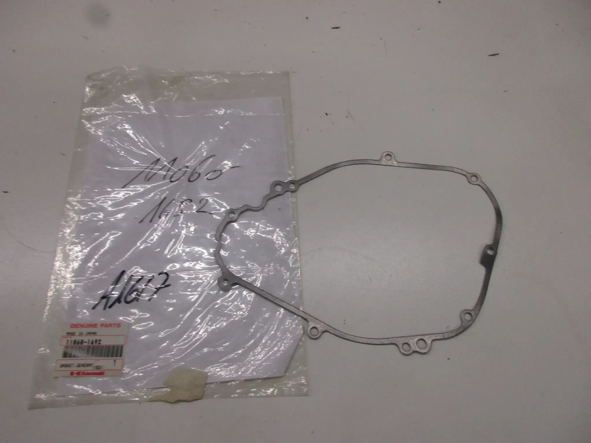 A1617 Kawasaki KLR 600 KL600A Lichtmaschinendeckeldichtung Motor 11060-1692 Original seal - Bild 1