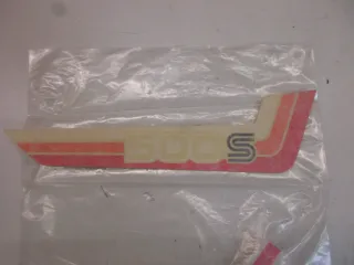 E1695. Suzuki DR 500 S Aufkleber Dekor 68136-37420-83V Verkleidung Emblem - Bild 2