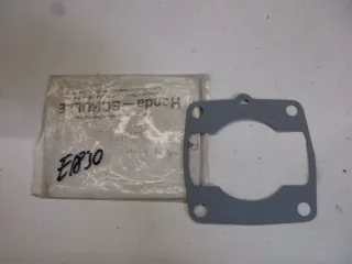 E1830. Suzuki GT 550_750 Dichtung Zylinderfußdichtung 11241-34601 Motordichtung - Bild 1