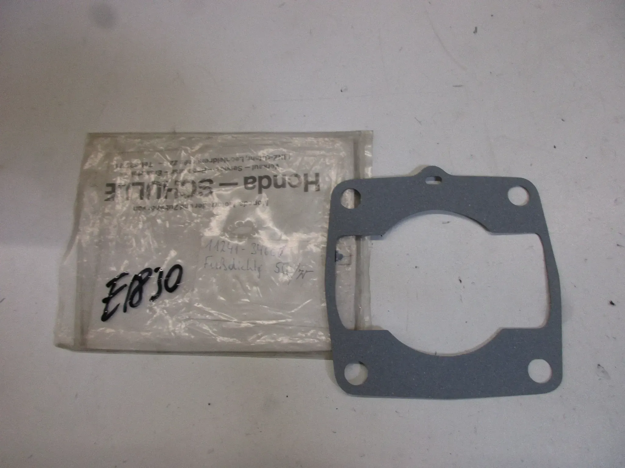 E1830. Suzuki GT 550_750 Dichtung Zylinderfußdichtung 11241-34601 Motordichtung - Bild 1