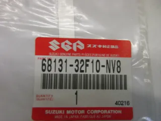 E1924. Suzuki GSF 1200 Bandit Aufkleber Dekor 68131-32F10-NV8 Verkleidung Emblem - Bild 4
