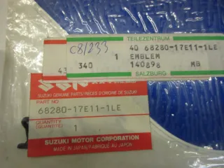 E1932. Suzuki GSX-R 750_1100 W Aufkleber Dekor 68280-17E11-1LE Verkleidung Emblem Logo - Bild 4