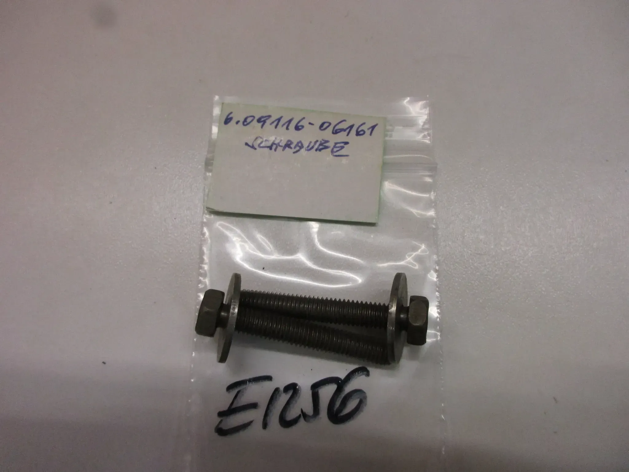 E1256 Suzuki GSX-R 750 Schraube Bolzen 09116-06161 Kupplung M6 mm Motor clutch - Bild 1