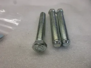 D2954 Yamaha XT 600 E Schrauben Bolzen 92017-08050 Kotflügel Rahmen - Bild 3
