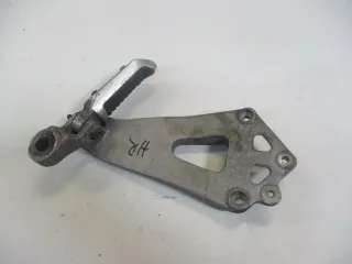 1. Suzuki GSX-R 1100 GU 74 C Fußraste hinten rechts mit Fußrastenhalter - Bild 2