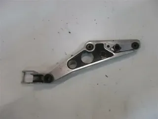 HONDA CBX 750 F RC17 FUßRASTENBRÜCKE RECHTS FUSSRASTENHALTER FUSSRASTE HALTER - Bild 1