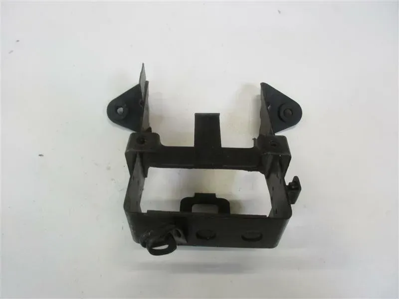 Suzuki RG 125 Gamma NF13A Batteriehalter Rahmen Halter Batteriefach Verkleidung - Bild 1
