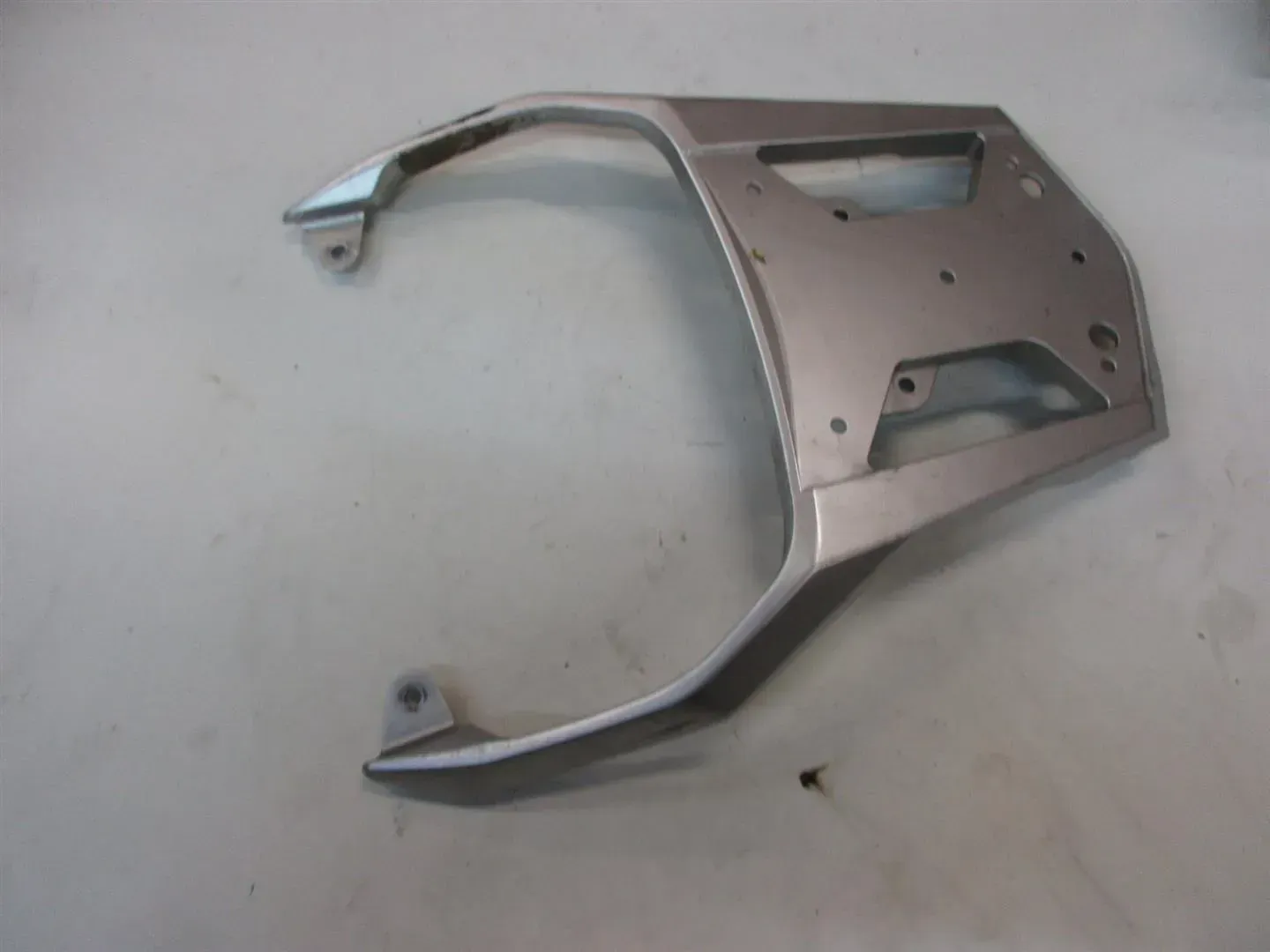 SUZUKI DL 1000 DL 650 KOFFERTRÄGER KOFFER TRÄGER SILBER TOPCASE GEPÄCKTRGER - Bild 1