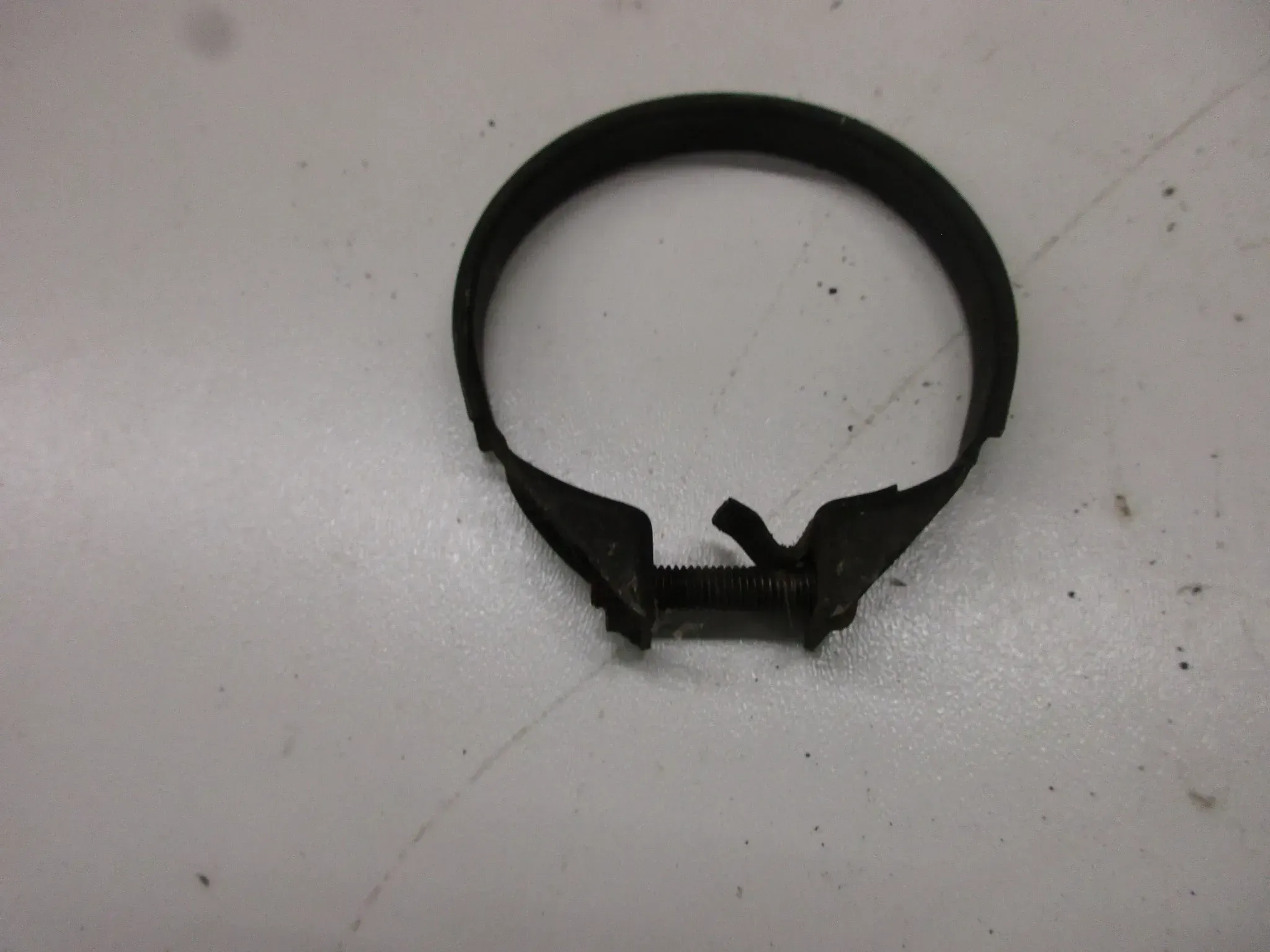 H1. Honda FT 500 PC07 Vergaserschelle Ansaugstutzen Befestigung Flansch Halter - Bild 1